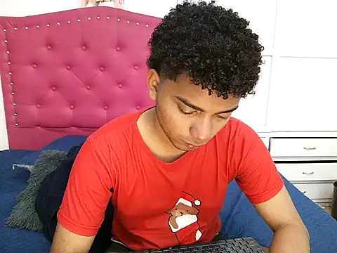 Snapshot of philipsex28 chatting on 02-27-26, 02:22 philipsex28 online show from 02-27-26, 02:22