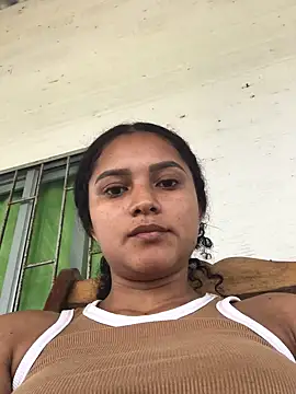 Snapshot of LiaRose- chatting on 02-23-26, 03:53 LiaRose- online show from 02-23-26, 03:53