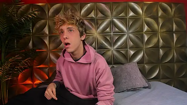 Snapshot of DannyParker_ chatting on 02-07-26, 04:27 DannyParker online show from 02-07-26, 04:27