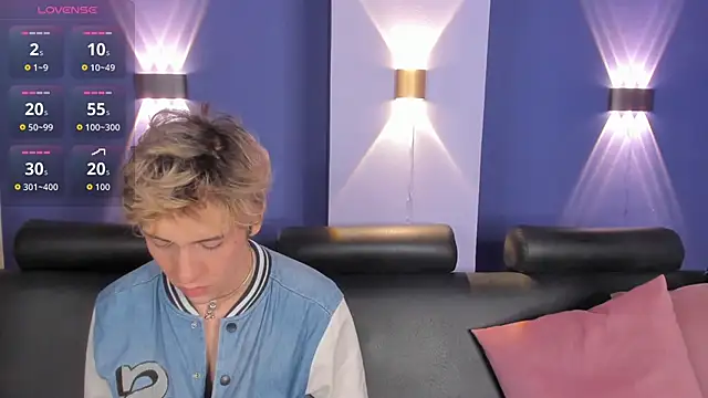 Snapshot of DannyParker_ chatting on 02-15-26, 07:51 DannyParker online show from 02-15-26, 07:51