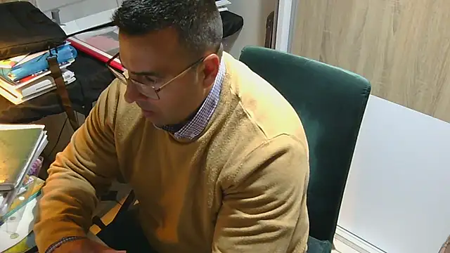 Snapshot of VanillaTime78-Jorge chatting on 05-01-26, 11:31 VanillaTime78-Jorge online show from 05-01-26, 11:31