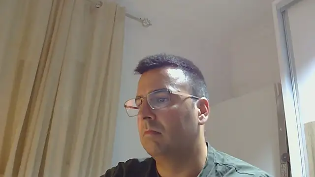 Snapshot of VanillaTime78-Jorge chatting on 05-12-26, 11:02 VanillaTime78-Jorge online show from 05-12-26, 11:02
