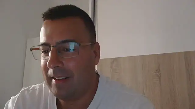 Snapshot of VanillaTime78-Jorge chatting on 05-30-26, 08:00 VanillaTime78-Jorge online show from 05-30-26, 08:00