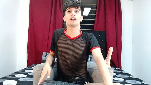 Snapshot of axxxel_twink chatting on 02-06-26, 01:32 axxxel twink online show from 02-06-26, 01:32