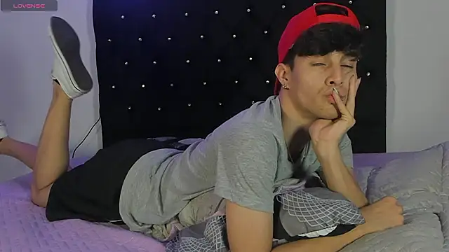 Snapshot of axxxel_twink chatting on 02-19-26, 01:34 axxxel twink online show from 02-19-26, 01:34