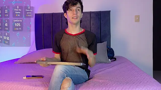 Snapshot of axxxel_twink chatting on 07-05-26, 02:07 axxxel twink online show from 07-05-26, 02:07