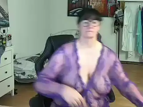 Sylly online show from 02-25-25, 12:45