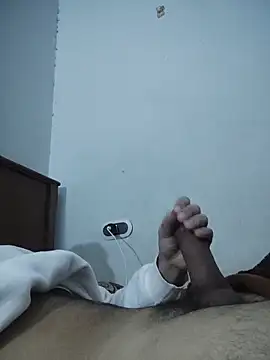 Snapshot of amirMohamed58 chatting on 02-26-26, 04:39 amirMohamed58 online show from 02-26-26, 04:39