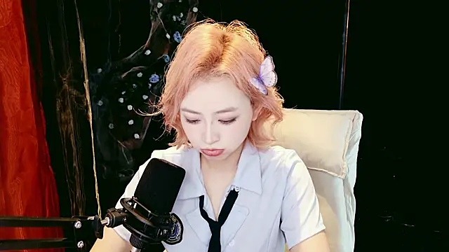 Snapshot of Lady-Mia777 chatting on 02-03-26, 06:22 Lady-Mia777 online show from 02-03-26, 06:22