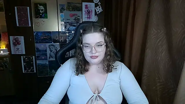 Snapshot of Teasing_Dora chatting on 02-17-26, 07:20 Teasing Dora online show from 02-17-26, 07:20