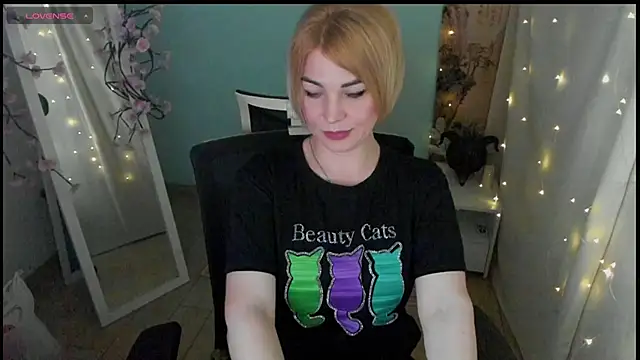 CuttieEmma online show from 05-07-26, 12:54