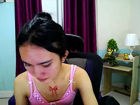 Snapshot of devine_goddess chatting on 05-08-26, 03:50 devine goddess online show from 05-08-26, 03:50
