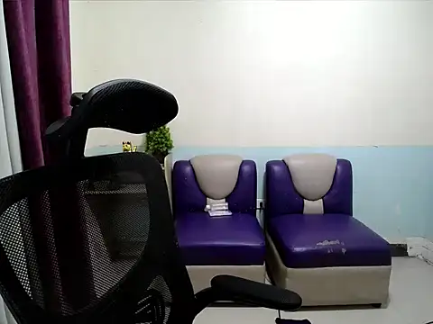 Snapshot of devine_goddess chatting on 05-26-26, 12:17 devine goddess online show from 05-26-26, 12:17