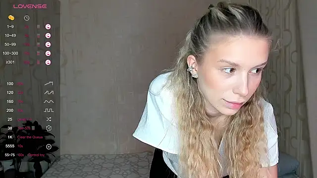 Snapshot of Elysia_kiss chatting on 02-09-26, 05:00 Elysia kiss online show from 02-09-26, 05:00