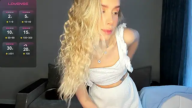 Snapshot of Elysia_kiss chatting on 02-27-26, 05:07 Elysia kiss online show from 02-27-26, 05:07