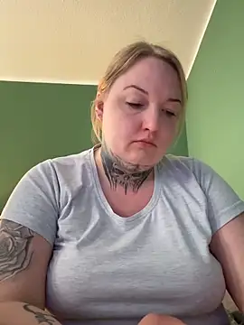 Snapshot of Lolaaxxx13 chatting on 06-08-26, 06:08 Lolaaxxx13 online show from 06-08-26, 06:08
