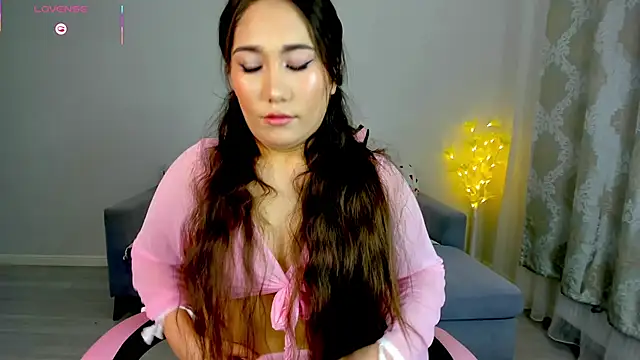 Snapshot of mayameilin chatting on 02-21-26, 01:34 mayameilin online show from 02-21-26, 01:34