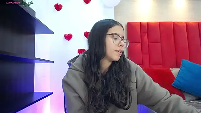 Snapshot of Luna_Millers chatting on 03-01-26, 04:14 Luna Millers online show from 03-01-26, 04:14