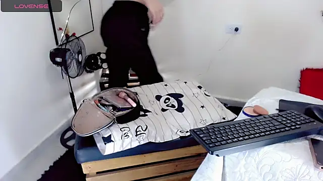 Snapshot of NathalialLooes chatting on 03-03-26, 05:35 NathalialLooes online show from 03-03-26, 05:35