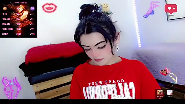 Snapshot of NathalialLooes chatting on 03-13-26, 05:14 NathalialLooes online show from 03-13-26, 05:14