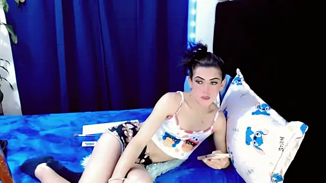 NathalialLooes online show from 07-18-26, 06:39