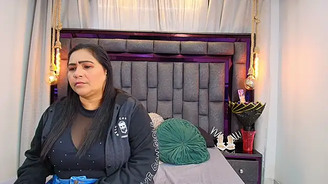 Snapshot of Karina_Mendoza chatting on 05-22-26, 12:00 Karina Mendoza online show from 05-22-26, 12:00