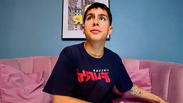 Snapshot of Aron_pulse chatting on 02-25-26, 02:16 Aron pulse online show from 02-25-26, 02:16