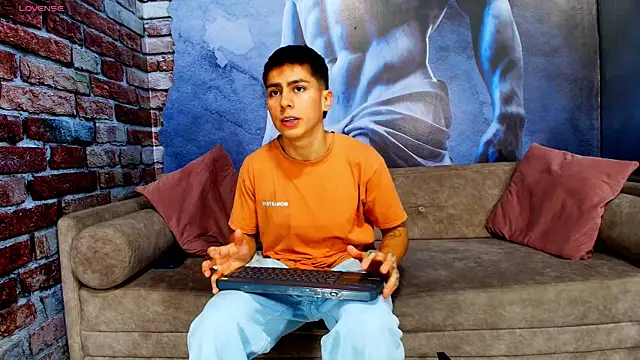 Aron pulse online show from 03-05-26, 01:18