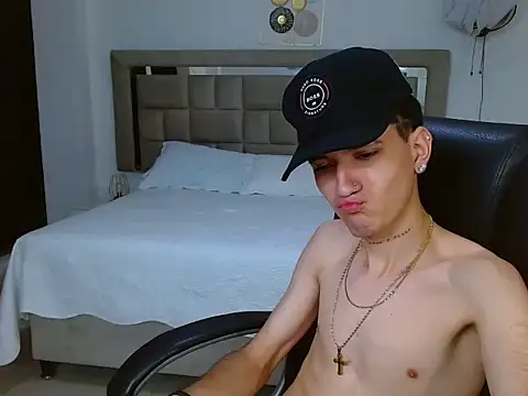 eroboyxox online show from 02-24-26, 09:02