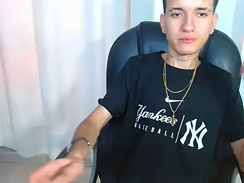 eroboyxox online show from 02-25-26, 08:07