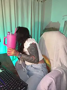 Snapshot of Victoria-swan chatting on 03-19-26, 08:24 Victoria-swan online show from 03-19-26, 08:24