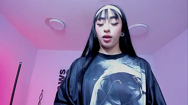 Snapshot of Maddie_Rosee chatting on 02-24-26, 02:20 Maddie Rosee online show from 02-24-26, 02:20