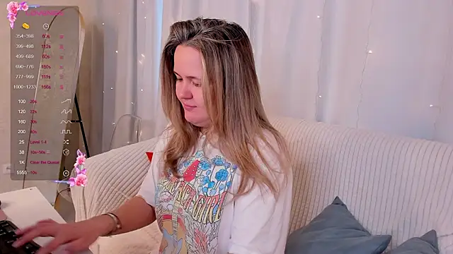 Snapshot of LilyBel chatting on 03-01-26, 08:16 LilyBel online show from 03-01-26, 08:16