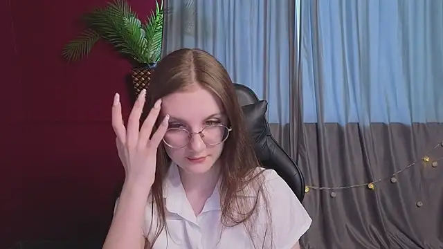 Snapshot of VixenLight chatting on 02-24-26, 02:31 VixenLight online show from 02-24-26, 02:31