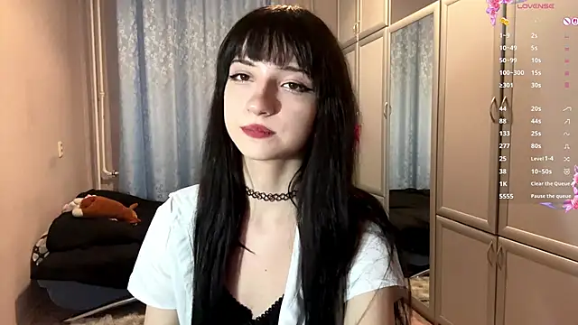 UrBabeLuna online show from 04-01-26, 04:04