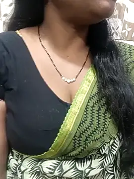 Snapshot of Parul-009 chatting on 02-02-26, 09:52 Parul-009 online show from 02-02-26, 09:52