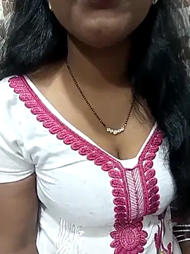 Snapshot of Parul-009 chatting on 02-10-26, 05:33 Parul-009 online show from 02-10-26, 05:33