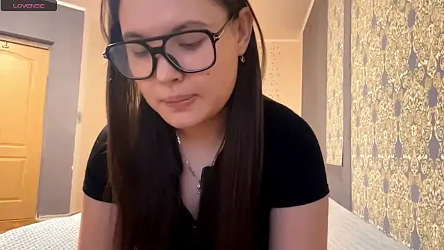 Snapshot of Ayazyn chatting on 02-01-26, 12:59 Ayazyn online show from 02-01-26, 12:59