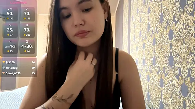 Snapshot of Ayazyn chatting on 02-14-26, 02:25 Ayazyn online show from 02-14-26, 02:25