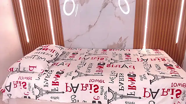 Snapshot of kelsiee_hills chatting on 02-26-26, 12:04 kelsiee hills online show from 02-26-26, 12:04