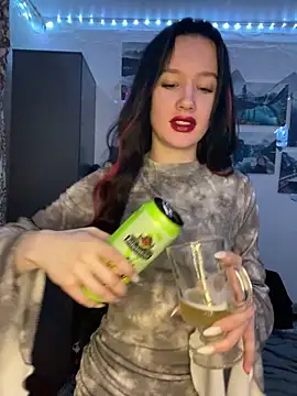 Carolina G0lden online show from 04-14-26, 09:32