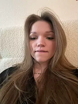Snapshot of StreetSquirt chatting on 05-28-26, 04:15 StreetSquirt online show from 05-28-26, 04:15