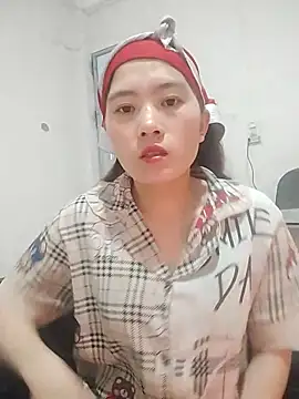 Snapshot of Queen-love45 chatting on 02-01-26, 05:28 Queen-love45 online show from 02-01-26, 05:28