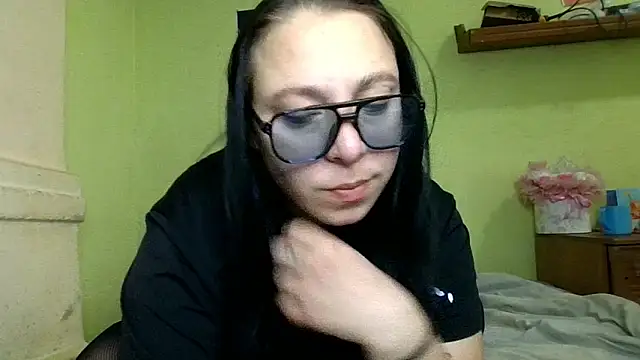Snapshot of MillaSourety chatting on 04-21-26, 07:03 MillaSourety online show from 04-21-26, 07:03