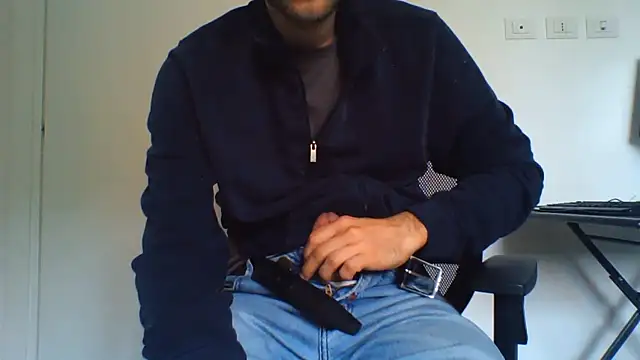 Snapshot of andre_italy chatting on 05-03-26, 01:28 andre italy online show from 05-03-26, 01:28