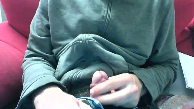Snapshot of andre_italy chatting on 05-12-26, 08:50 andre italy online show from 05-12-26, 08:50