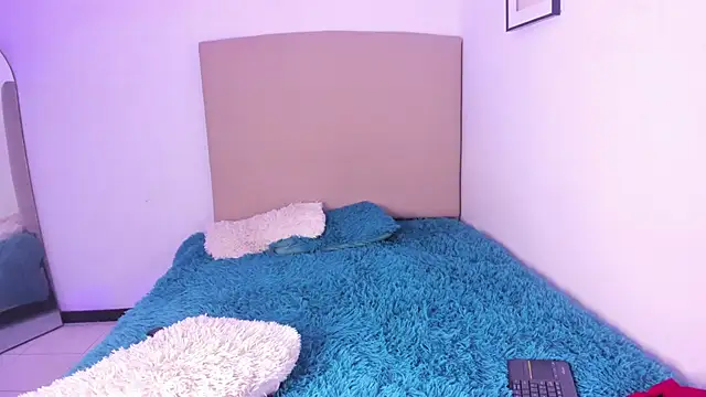 Snapshot of im_tiffany_ chatting on 02-27-26, 04:12 im tiffany online show from 02-27-26, 04:12