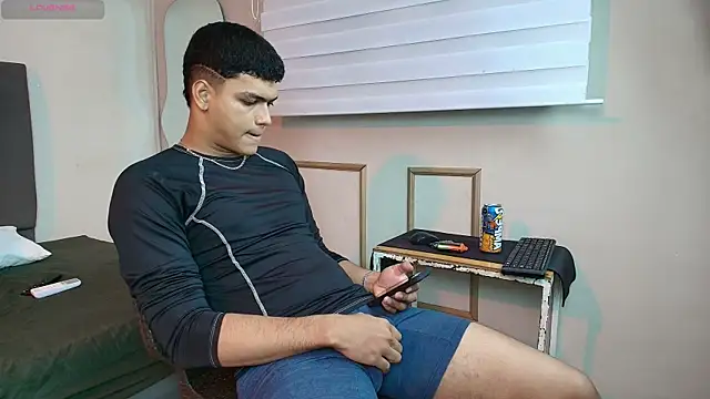 Snapshot of Keinner_BigDick chatting on 07-28-26, 10:53 Keinner BigDick online show from 07-28-26, 10:53