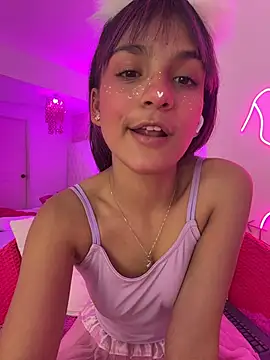 Snapshot of Kitty_madness chatting on 02-17-26, 08:26 Kitty madness online show from 02-17-26, 08:26