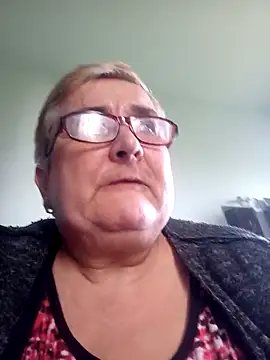 Snapshot of SusanStar874 chatting on 06-19-26, 01:04 SusanStar874 online show from 06-19-26, 01:04